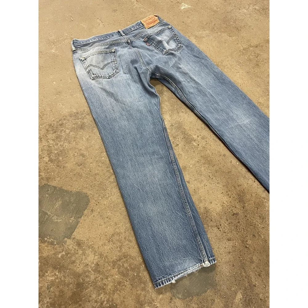 Levis 501 Jeans Mens 36x29 Light‎ Wash Blue Straight Leg Button Fly Distressed